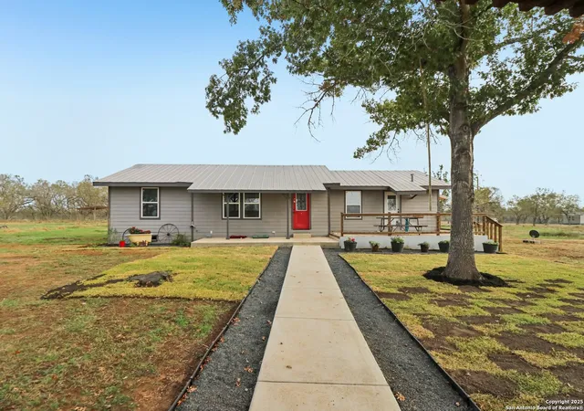3rd image of 5054/5080 Odaniel, Seguin, TX 78155 | MLS# 1925488