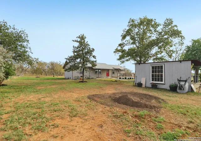 5th image of 5054/5080 Odaniel, Seguin, TX 78155 | MLS# 1925488