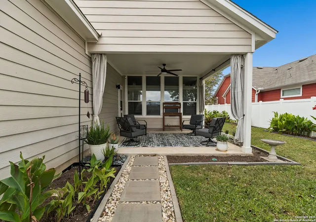 Photo 4 of Single family home for sale at 329 Newberry Trail, San Marcos, TX 78666 | MLS# 1925512 | Listing updated on 2026-01-07