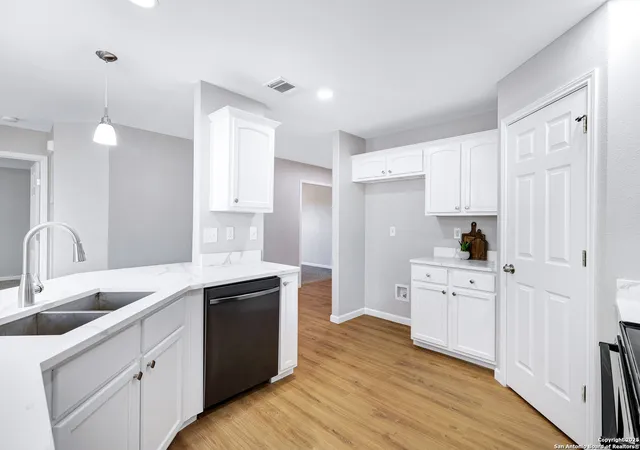 Photo 4 of Single family home for sale at 7823 Afterglow Vale, San Antonio, TX 78252 | MLS# 1925539 | Listing updated on 2025-12-10