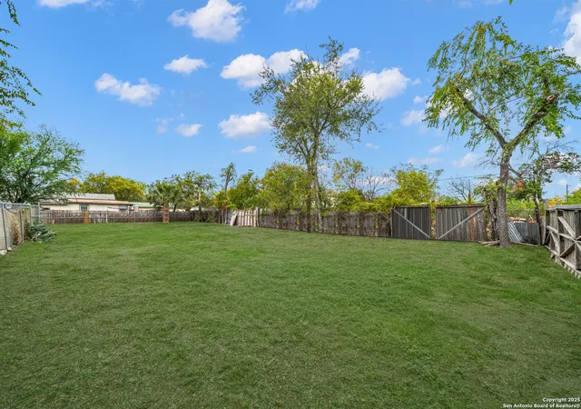 Photo 3 of Land for sale at 919 Saint Anthony, San Antonio, TX 78210 | MLS# 1925542 | Listing updated on 2026-05-12
