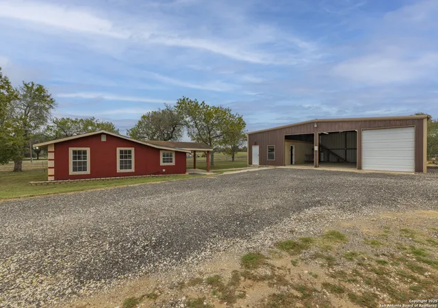 Photo 2 of Sale Pending at 16097 Trawalter Rd, Atascosa, TX 78002 | MLS# 1925561 | Listing updated on 2026-01-15