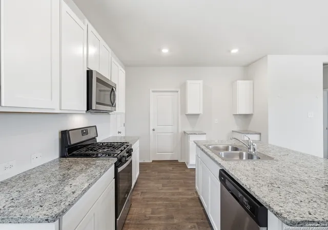 Photo 3 of Single family home for sale at 3906 Bay Leaf Loop, Von Ormy, TX 78073 | MLS# 1925563 | Listing updated on 2025-12-14