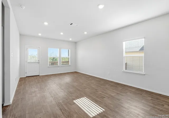 Photo 4 of Single family home for sale at 3906 Bay Leaf Loop, Von Ormy, TX 78073 | MLS# 1925563 | Listing updated on 2025-12-14