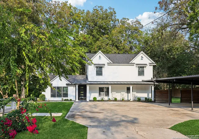 Photo 3 of Single family home for sale at 198 Guadalupe River, Seguin, TX 78155 | MLS# 1925571 | Listing updated on 2026-08-31
