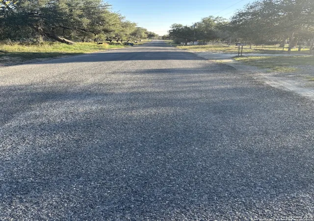 Photo 4 of Sale Pending at 299 Praise Dr, Poteet, TX 78065 | MLS# 1925583 | Listing updated on 2026-02-21