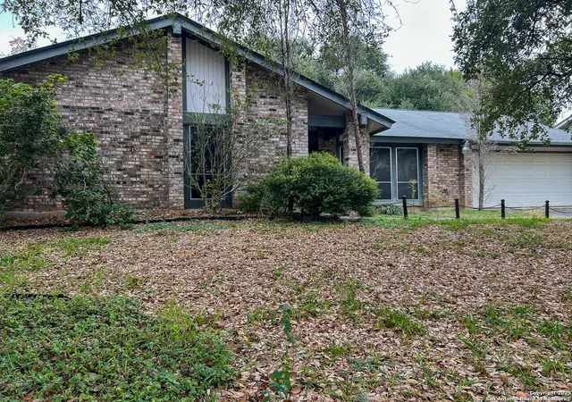 Photo 2 of Sale Pending at 5422 El Tejano, San Antonio, TX 78233 | MLS# 1925663 | Listing updated on 2025-12-29