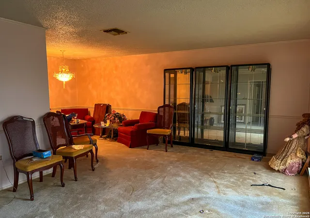 Photo 4 of Sale Pending at 5422 El Tejano, San Antonio, TX 78233 | MLS# 1925663 | Listing updated on 2025-12-29