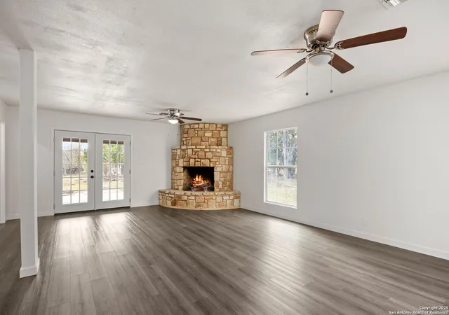 Photo 4 of Single family home for sale at 213 Verde Hills, Center Point, TX 78010 | MLS# 1925709 | Listing updated on 2026-03-04