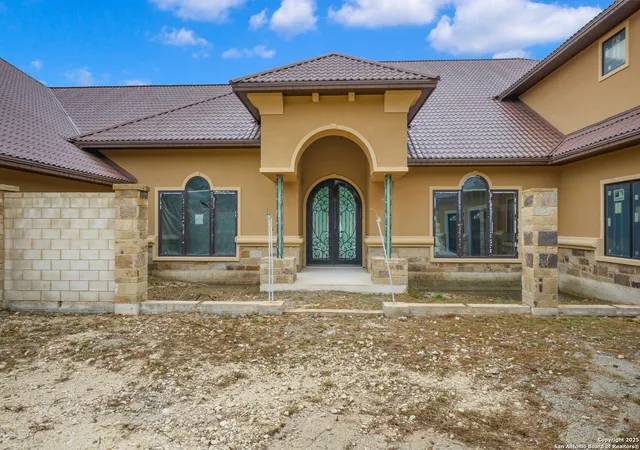 Photo 3 of Sale Pending at 28860 Verde Mountain Trl, San Antonio, TX 78261 | MLS# 1925735 | Listing updated on 2025-12-11