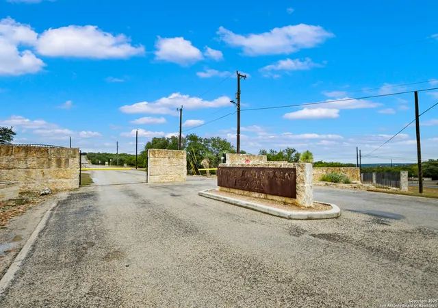 Photo 4 of Sale Pending at 28860 Verde Mountain Trl, San Antonio, TX 78261 | MLS# 1925735 | Listing updated on 2025-12-11