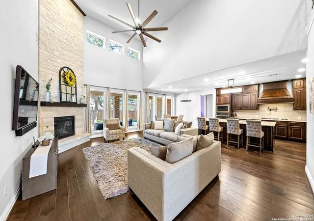 Photo 3 of Sale Pending at 108 Turtle Crk, Boerne, TX 78006 | MLS# 1925771 | Listing updated on 2026-04-14