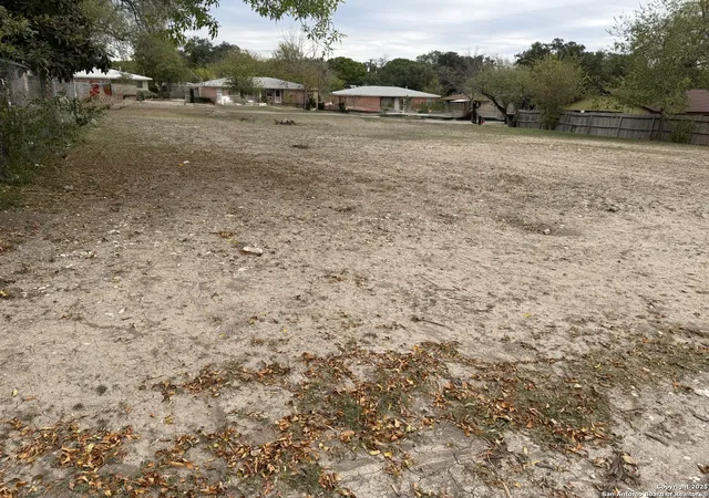 Photo 3 of Sale Pending at 210 Sunnyland, San Antonio, TX 78228 | MLS# 1925811 | Listing updated on 2025-12-10