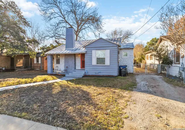 Single family home for sale at 410 S Park Blvd, San Antonio, TX 78204 | MLS# 1925825 | Listing updated on 2026-03-31