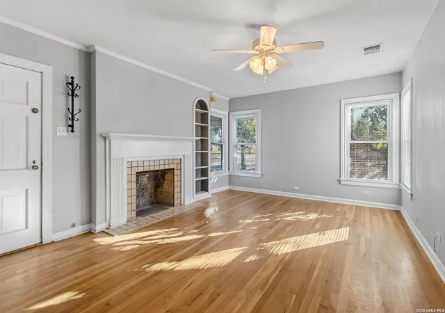 Photo 3 of Single family home for sale at 410 S Park Blvd, San Antonio, TX 78204 | MLS# 1925825 | Listing updated on 2026-03-31