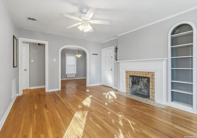 Photo 4 of Single family home for sale at 410 S Park Blvd, San Antonio, TX 78204 | MLS# 1925825 | Listing updated on 2026-03-31