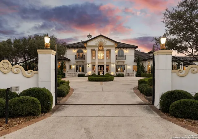 Photo 3 of Mansion for sale at 1418 Greystone, San Antonio, TX 78258 | MLS# 1925831 | Listing updated on 2026-07-19