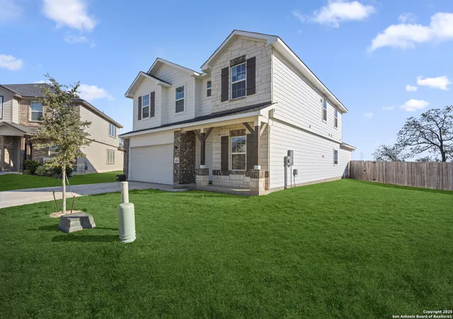 Photo 4 of Single family home for sale at 8823 Catnip Pass, Elmendorf, TX 78112 | MLS# 1925852 | Listing updated on 2026-05-18