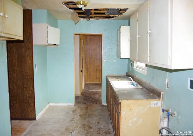 Photo 3 of Sale Pending at 270 Gayle Ave, San Antonio, TX 78223 | MLS# 1925868 | Listing updated on 2026-03-16
