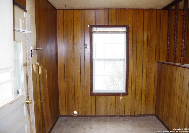 Photo 4 of Sale Pending at 270 Gayle Ave, San Antonio, TX 78223 | MLS# 1925868 | Listing updated on 2026-03-16