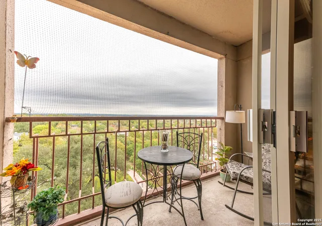 Photo 3 of Condo for sale at 1 Ne Towers Park Lane #701, San Antonio, TX 78209 | MLS# 1925869 | Listing updated on 2025-12-30