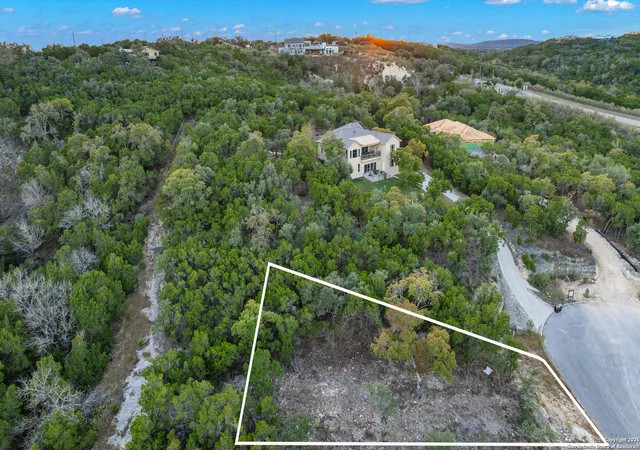 Photo 3 of Sale Pending at 22306 White Doe Pass, San Antonio, TX 78255 | MLS# 1925872 | Listing updated on 2026-01-12