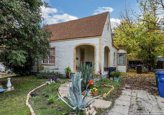 3rd image of 2031 W Kings, San Antonio, TX 78201 | MLS# 1925875