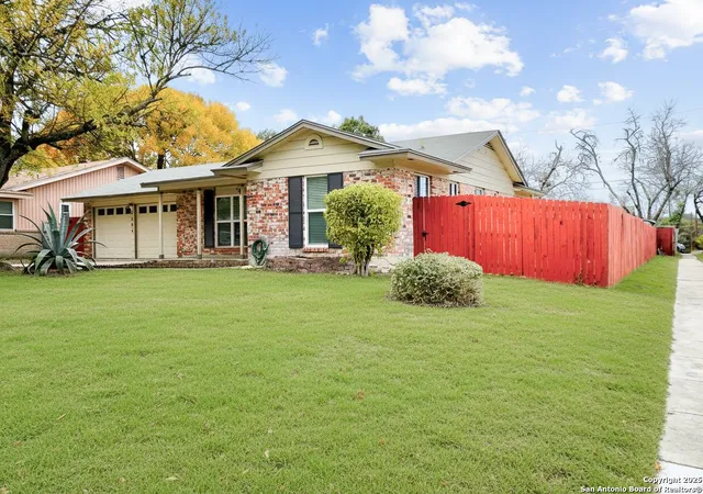 Photo 3 of Sale Pending at 3203 Quakertown, San Antonio, TX 78230 | MLS# 1925885 | Listing updated on 2026-01-16