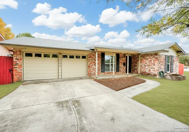 Photo 4 of Sale Pending at 3203 Quakertown, San Antonio, TX 78230 | MLS# 1925885 | Listing updated on 2026-01-16