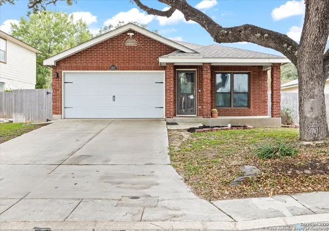Photo 3 of Sale Pending at 8454 Shooting Quail, San Antonio, TX 78250 | MLS# 1925968 | Listing updated on 2026-02-09