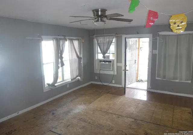 Photo 3 of Single family home for sale at 819 N Hamilton, San Antonio, TX 78207 | MLS# 1926082 | Listing updated on 2026-01-26