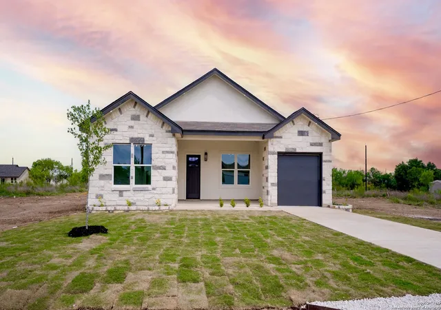 Photo 3 of Sale Pending at 16720 Llano Estacado, Atascosa, TX 78002 | MLS# 1926119 | Listing updated on 2026-01-01