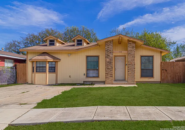 Photo 2 of Sale Pending at 530 Valley Park Dr, San Antonio, TX 78227 | MLS# 1926140 | Listing updated on 2026-04-14