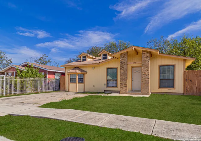 Photo 1 of Sale Pending at 530 Valley Park Dr, San Antonio, TX 78227 | MLS# 1926140 | Listing updated on 2026-04-14