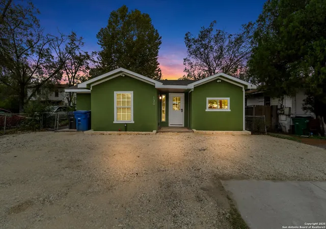 Photo 1 of Single family home for sale at 130 E Southcross Blvd, San Antonio, TX 78214 | MLS# 1926148 | Listing updated on 2026-05-11