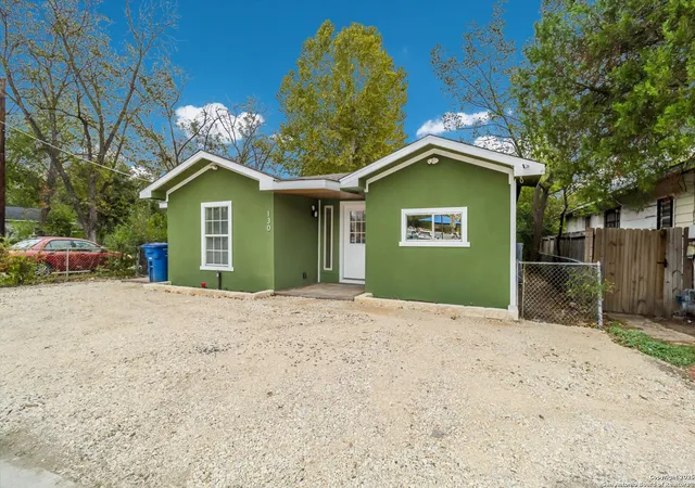 Photo 3 of Single family home for sale at 130 E Southcross Blvd, San Antonio, TX 78214 | MLS# 1926148 | Listing updated on 2026-05-11