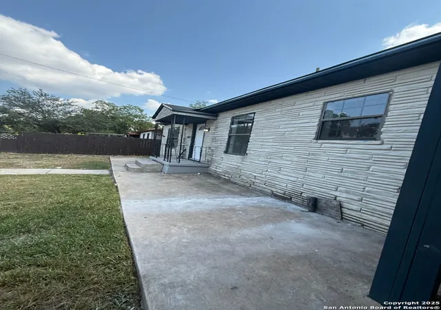 2nd image of 422 Ellana Claire, San Antonio, TX 78225 | MLS# 1926203