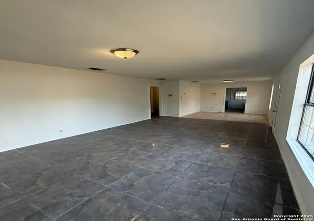 4th image of 422 Ellana Claire, San Antonio, TX 78225 | MLS# 1926203