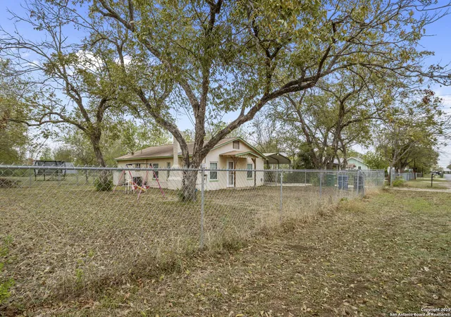 Photo 2 of Sale Pending at 4547 Ida Dr, San Antonio, TX 78222 | MLS# 1926224 | Listing updated on 2026-02-23