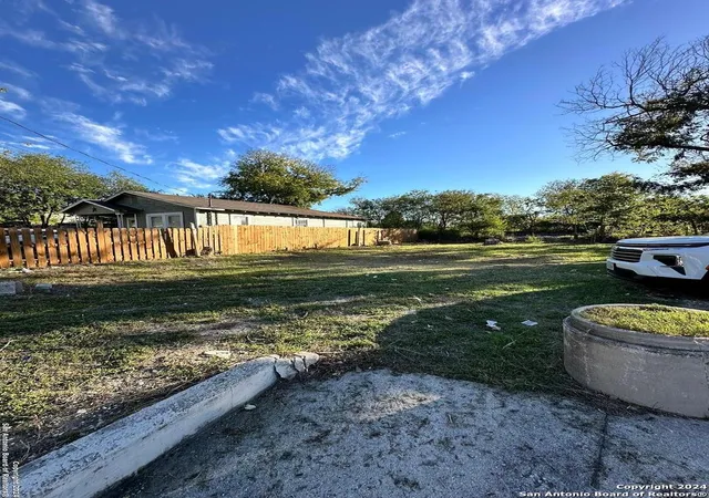 Photo 1 of Sale Pending at 214 E Lachapelle, San Antonio, TX 78204 | MLS# 1926265 | Listing updated on 2026-01-26