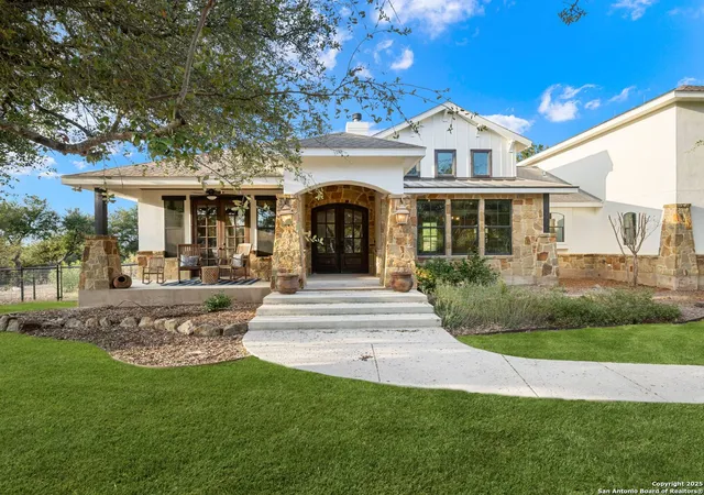 2nd image of 382 Upland Ct, Canyon Lake, TX 78133 | MLS# 1926299