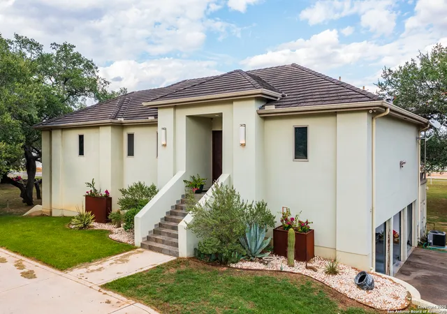 Photo 3 of House for sale at 2310 State Hwy 97, Pleasanton, TX 78064 | MLS# 1926323 | Listing updated on 2026-09-01
