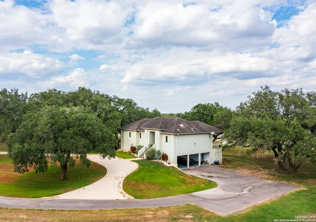 Photo 4 of House for sale at 2310 State Hwy 97, Pleasanton, TX 78064 | MLS# 1926323 | Listing updated on 2026-09-01