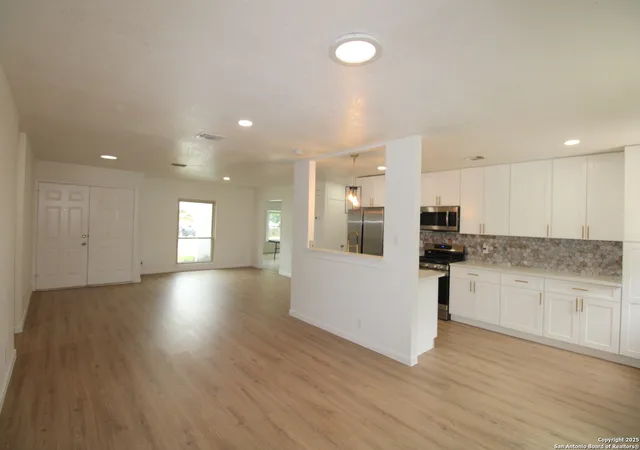 Photo 3 of Single family home for sale at 3807 Briarhaven, San Antonio, TX 78247 | MLS# 1926332 | Listing updated on 2026-06-30