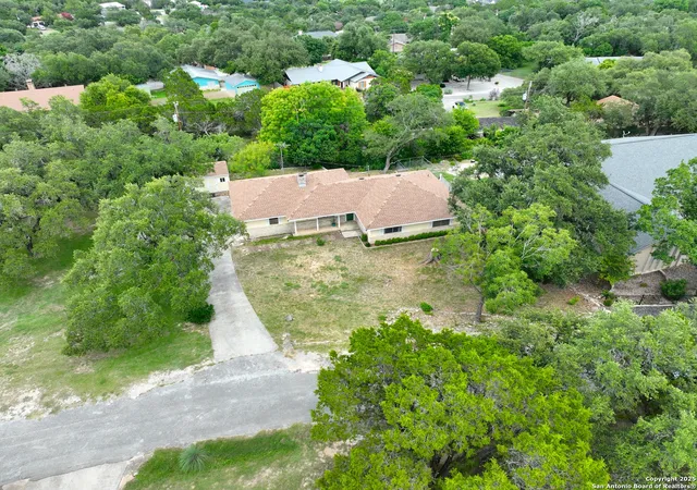 Photo 4 of Sale Pending at 116 Crestview, Canyon Lake, TX 78133 | MLS# 1926427 | Listing updated on 2026-03-24