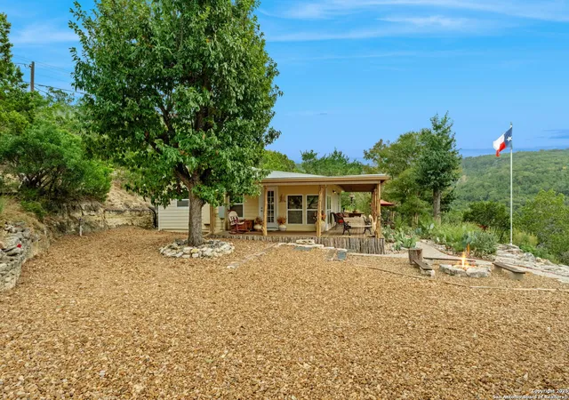 Photo 4 of House for sale at 411 Valley View, Pipe Creek, TX 78063 | MLS# 1926440 | Listing updated on 2026-08-25