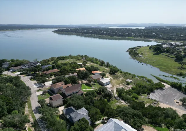 Photo 1 of Single family home for sale at 1761 Lakeside W, Canyon Lake, TX 78133 | MLS# 1926527 | Listing updated on 2026-10-07