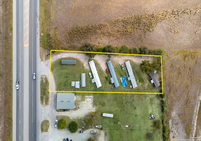 4th image of 701 19Th, Hondo, TX 78861 | MLS# 1926537