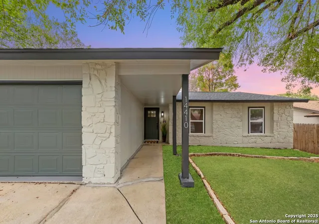Photo 2 of Sale Pending at 14410 Briarberry St, San Antonio, TX 78247 | MLS# 1926547 | Listing updated on 2026-01-01
