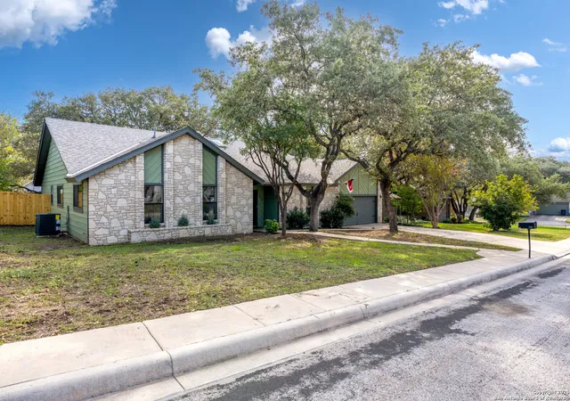 Photo 3 of Sale Pending at 3606 Boulder Peak, San Antonio, TX 78247 | MLS# 1926567 | Listing updated on 2026-01-22